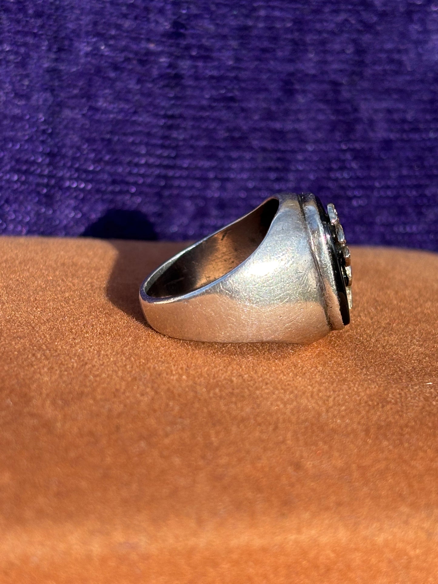 Leafy Signet Ring