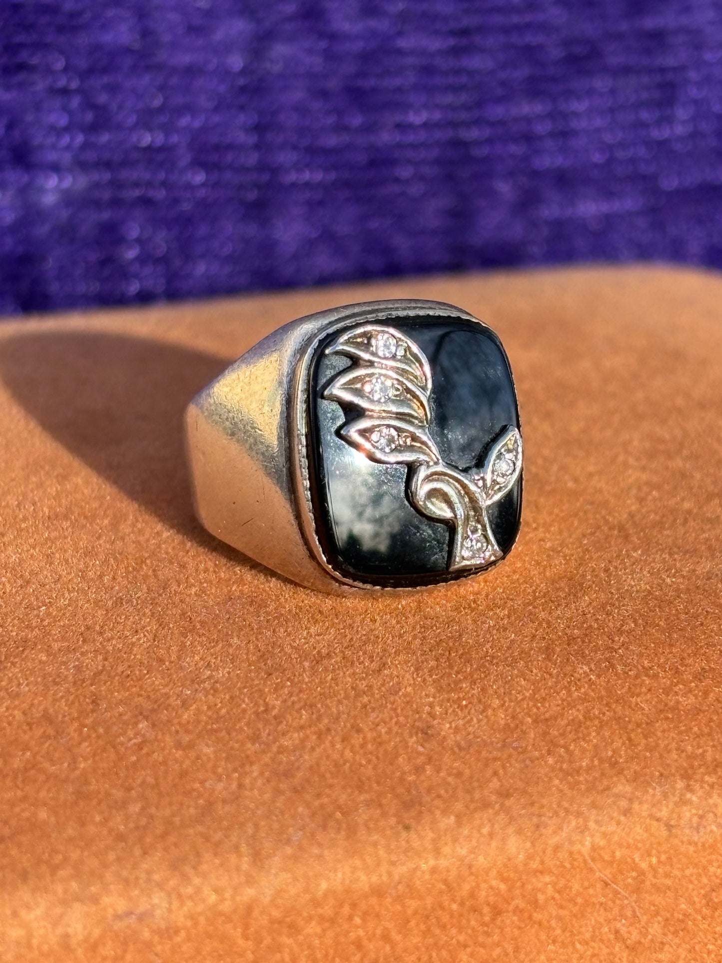 Leafy Signet Ring