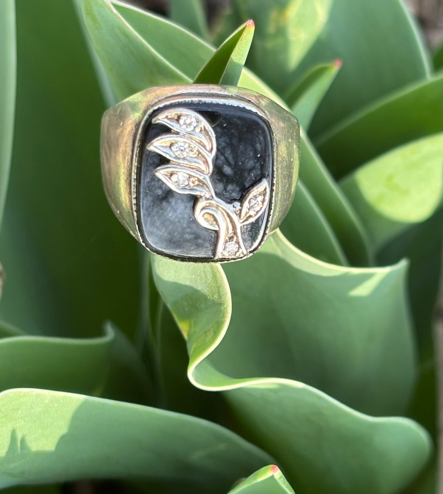 Leafy Signet Ring