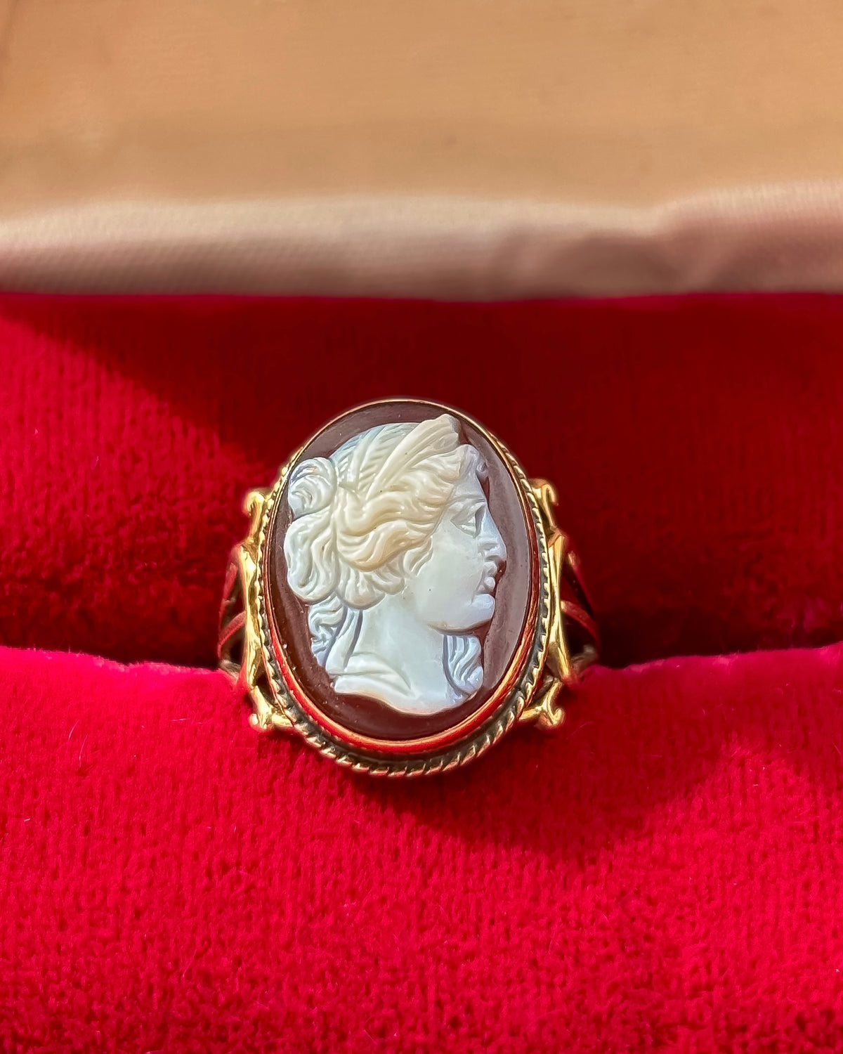 Cameo Queen