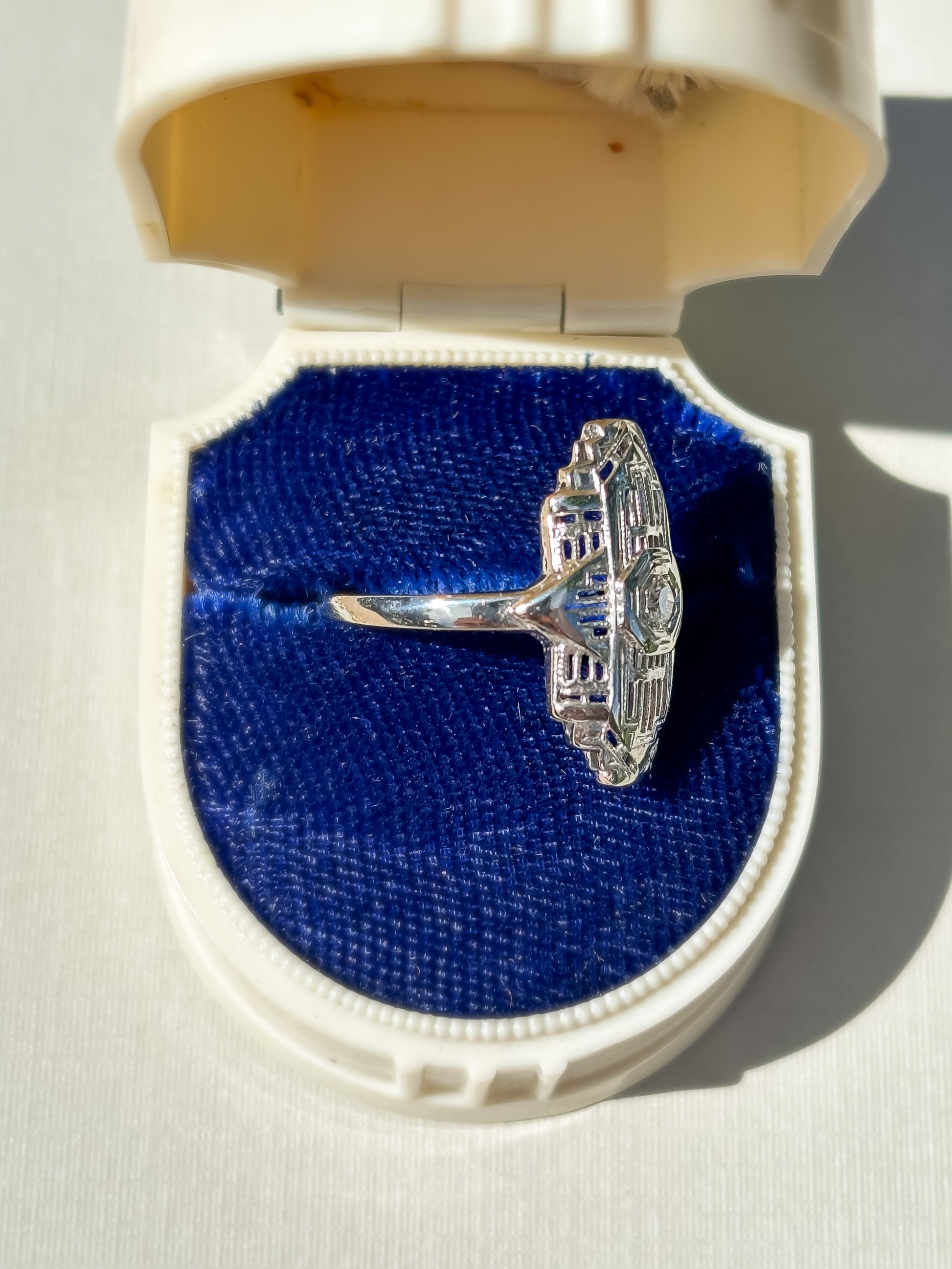 Art Deco era filigree ring with geometric detailing