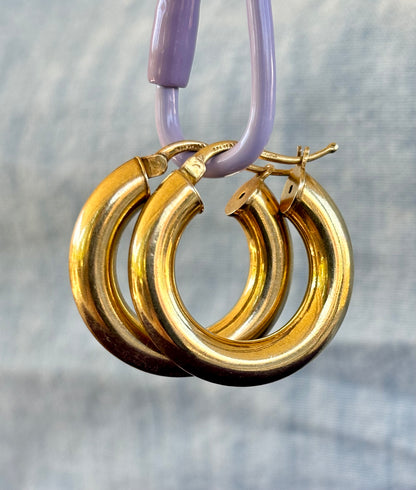 The “Mabel Mora” Hoops