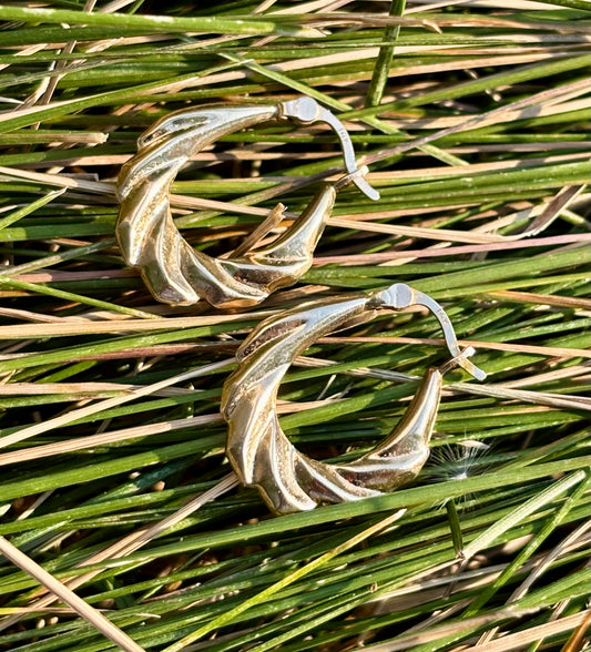 Ruffled Huggie Hoop