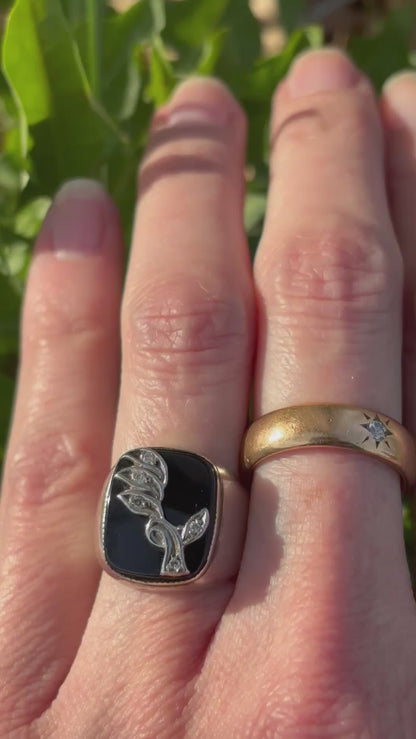 Leafy Signet Ring
